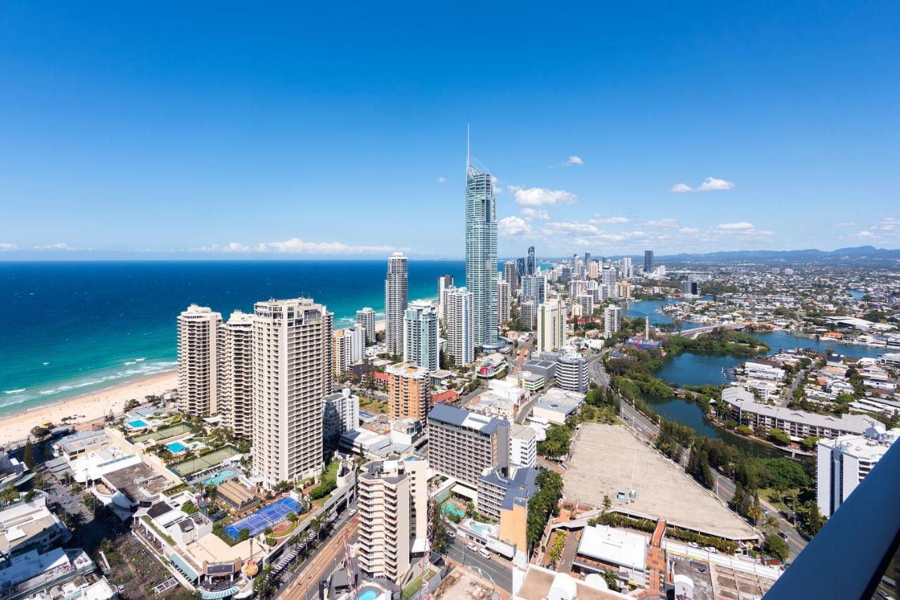 Circle On Cavill - Hosted By Coastal Letting Appartement Gold Coast Buitenkant foto