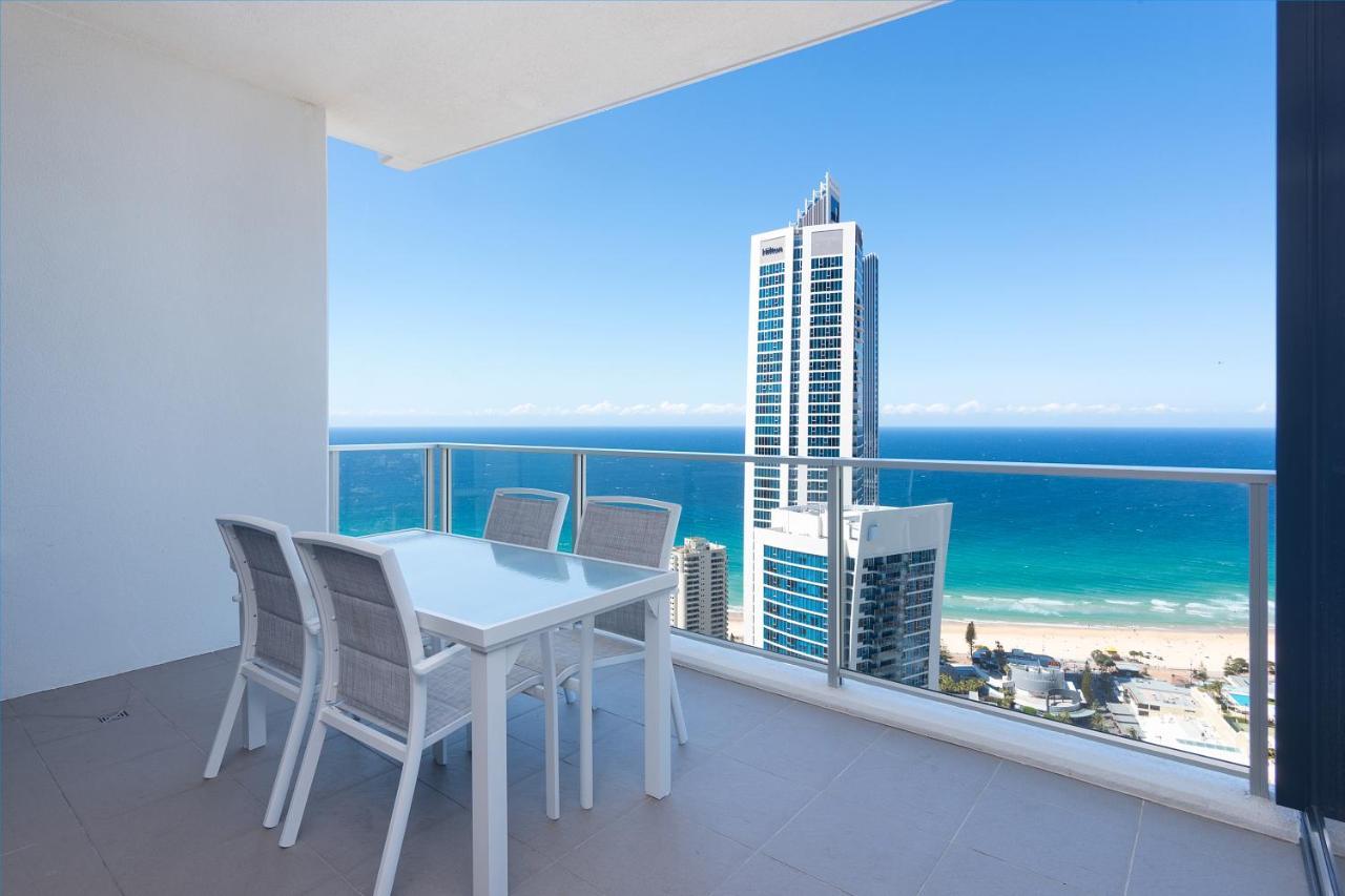 Circle On Cavill - Hosted By Coastal Letting Appartement Gold Coast Buitenkant foto