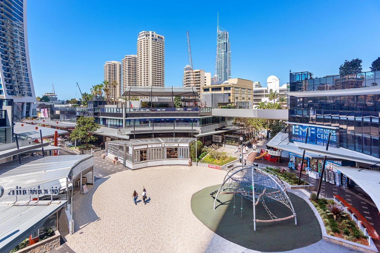 Circle On Cavill - Hosted By Coastal Letting Appartement Gold Coast Buitenkant foto