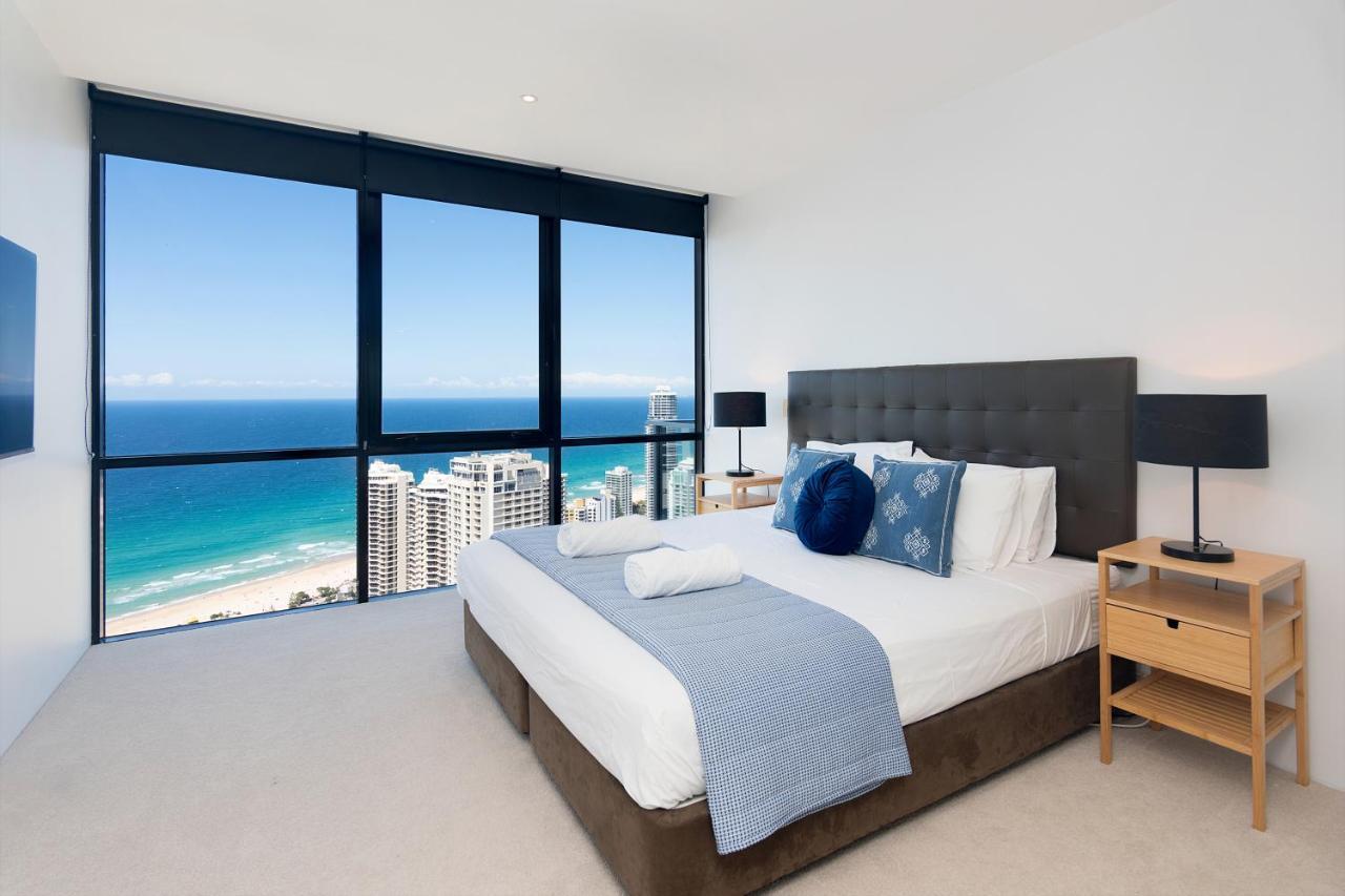 Circle On Cavill - Hosted By Coastal Letting Appartement Gold Coast Buitenkant foto