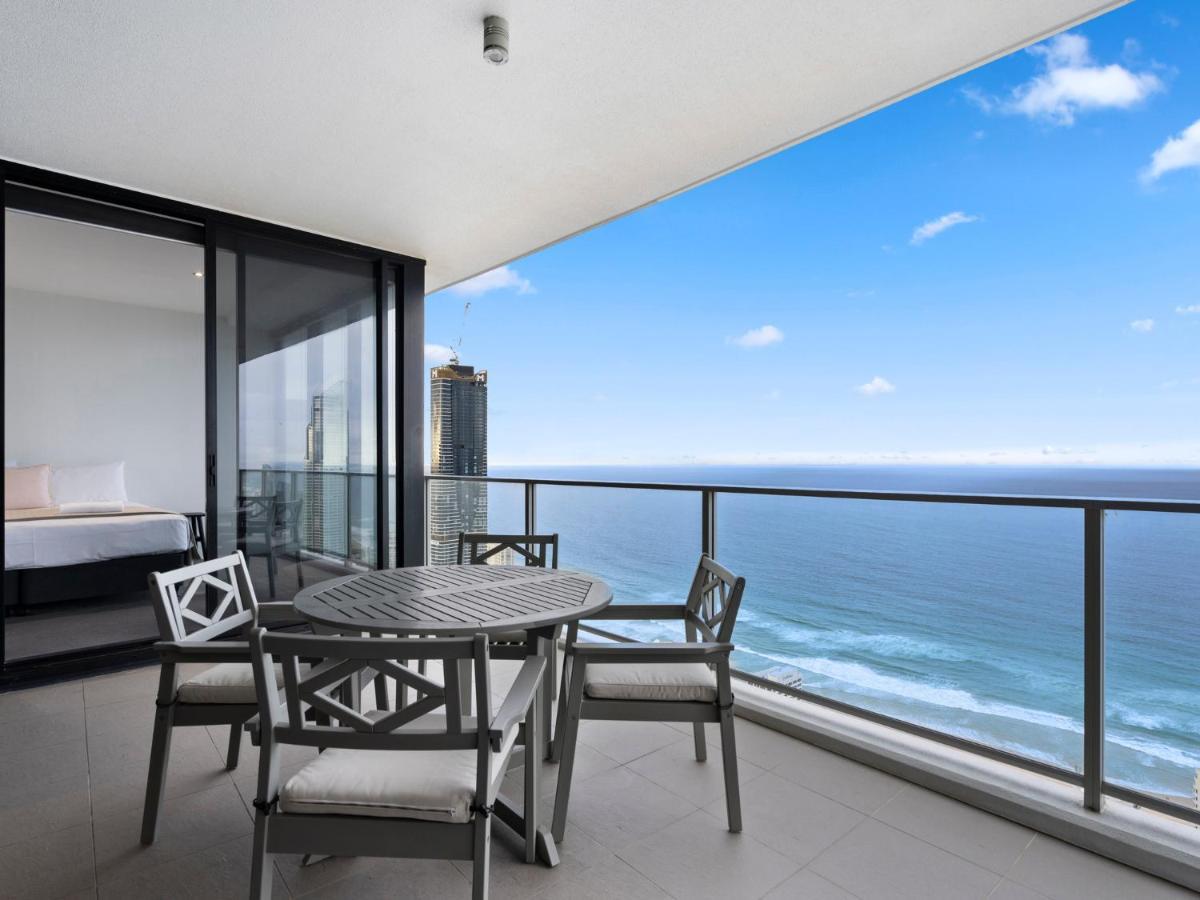 Circle On Cavill - Hosted By Coastal Letting Appartement Gold Coast Buitenkant foto