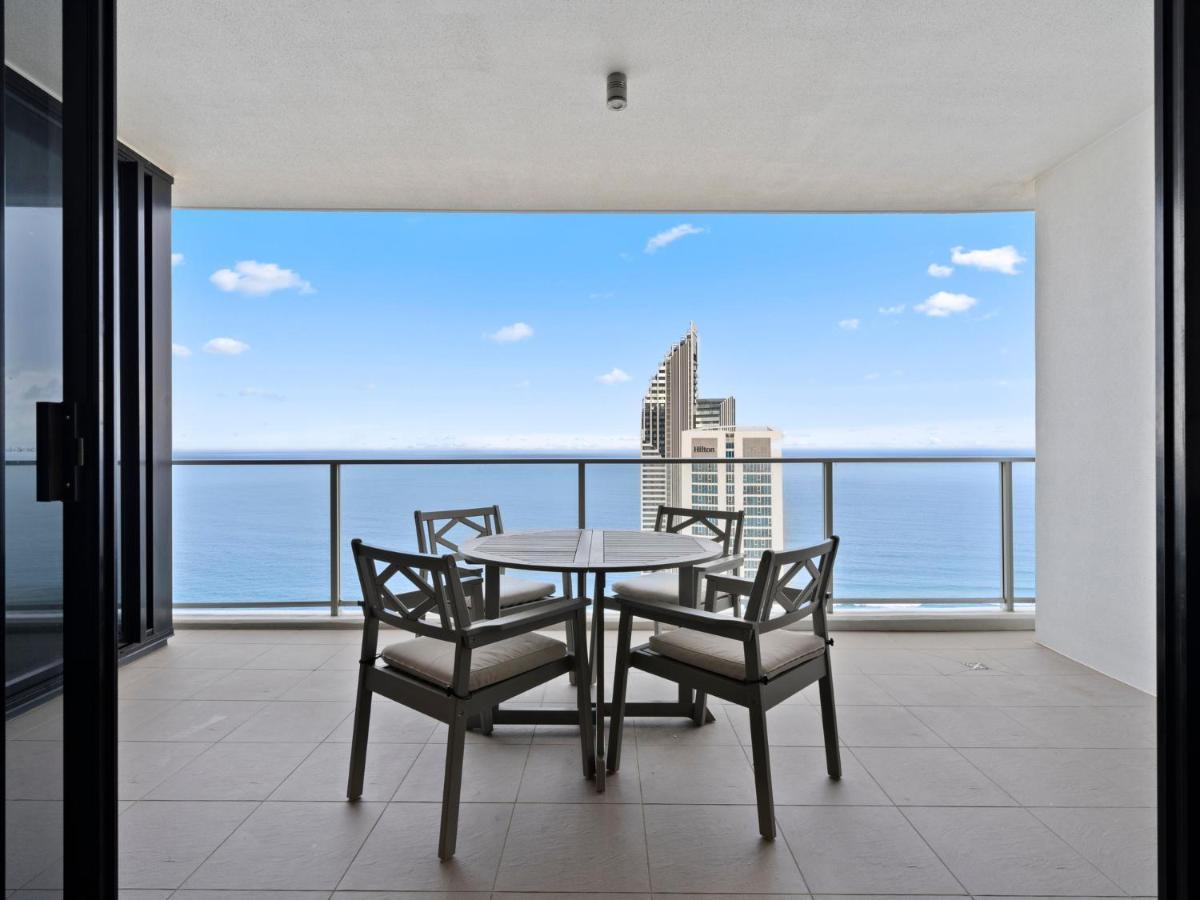 Circle On Cavill - Hosted By Coastal Letting Appartement Gold Coast Buitenkant foto