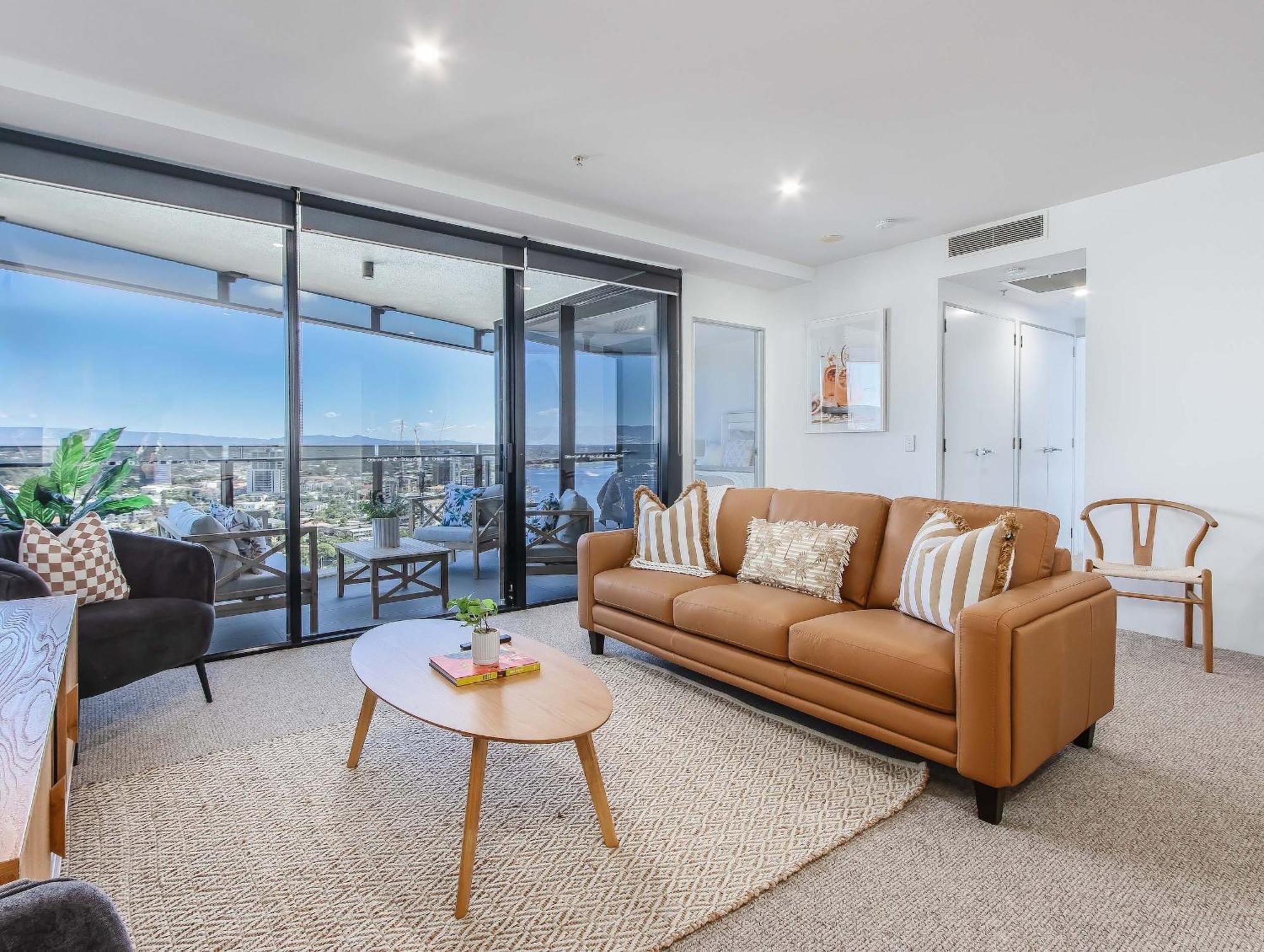 Circle On Cavill - Hosted By Coastal Letting Appartement Gold Coast Buitenkant foto