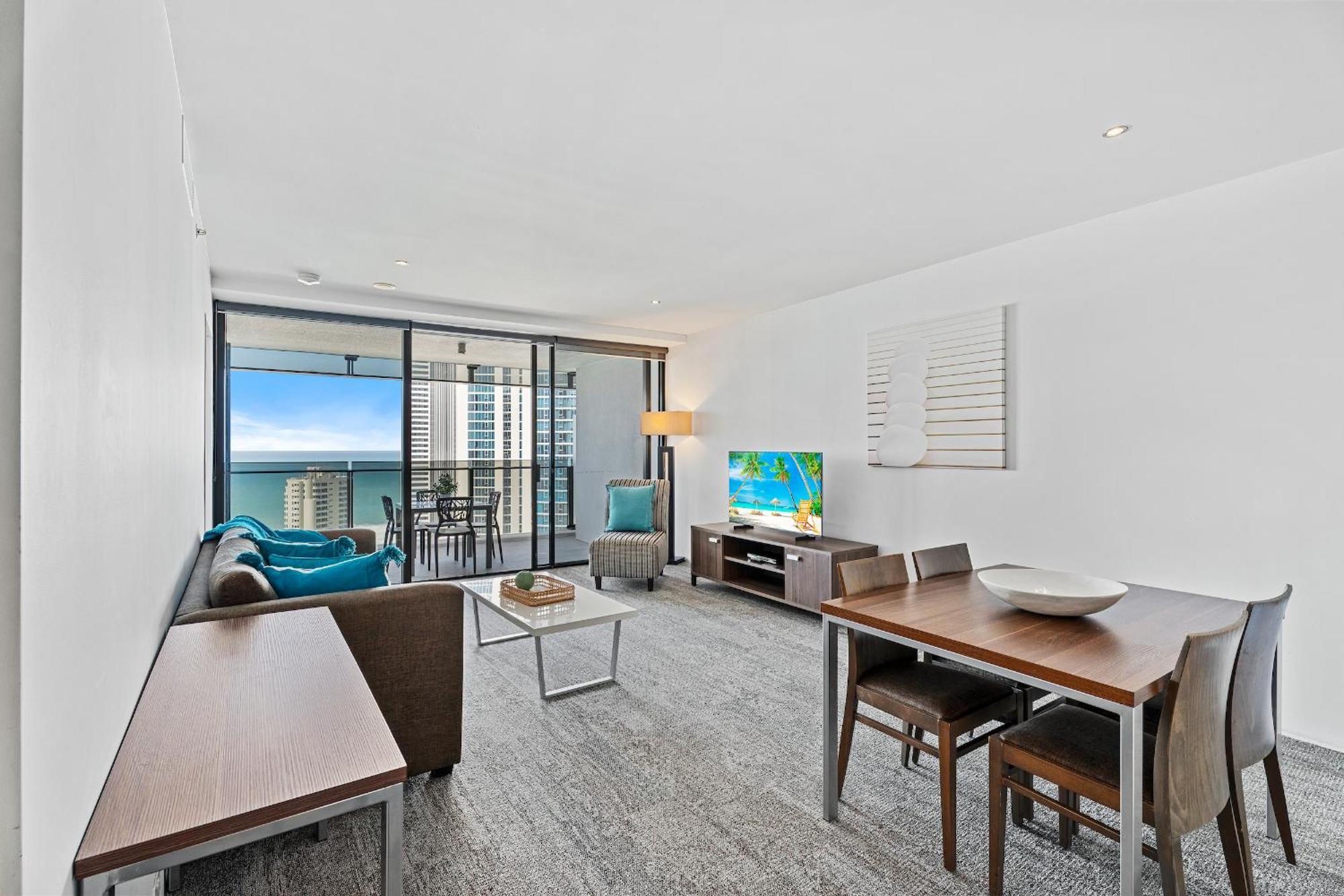 Circle On Cavill - Hosted By Coastal Letting Appartement Gold Coast Buitenkant foto