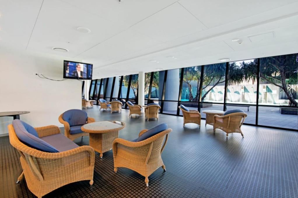 Circle On Cavill - Hosted By Coastal Letting Appartement Gold Coast Buitenkant foto